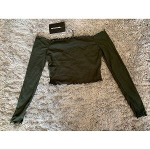 NWT Khaki off the shoulder long sleeve crop top